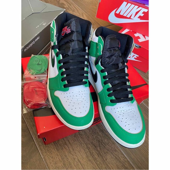 Jordan 1 Retro High Lucky Green (W) Sneakers - Picture 2 of 8